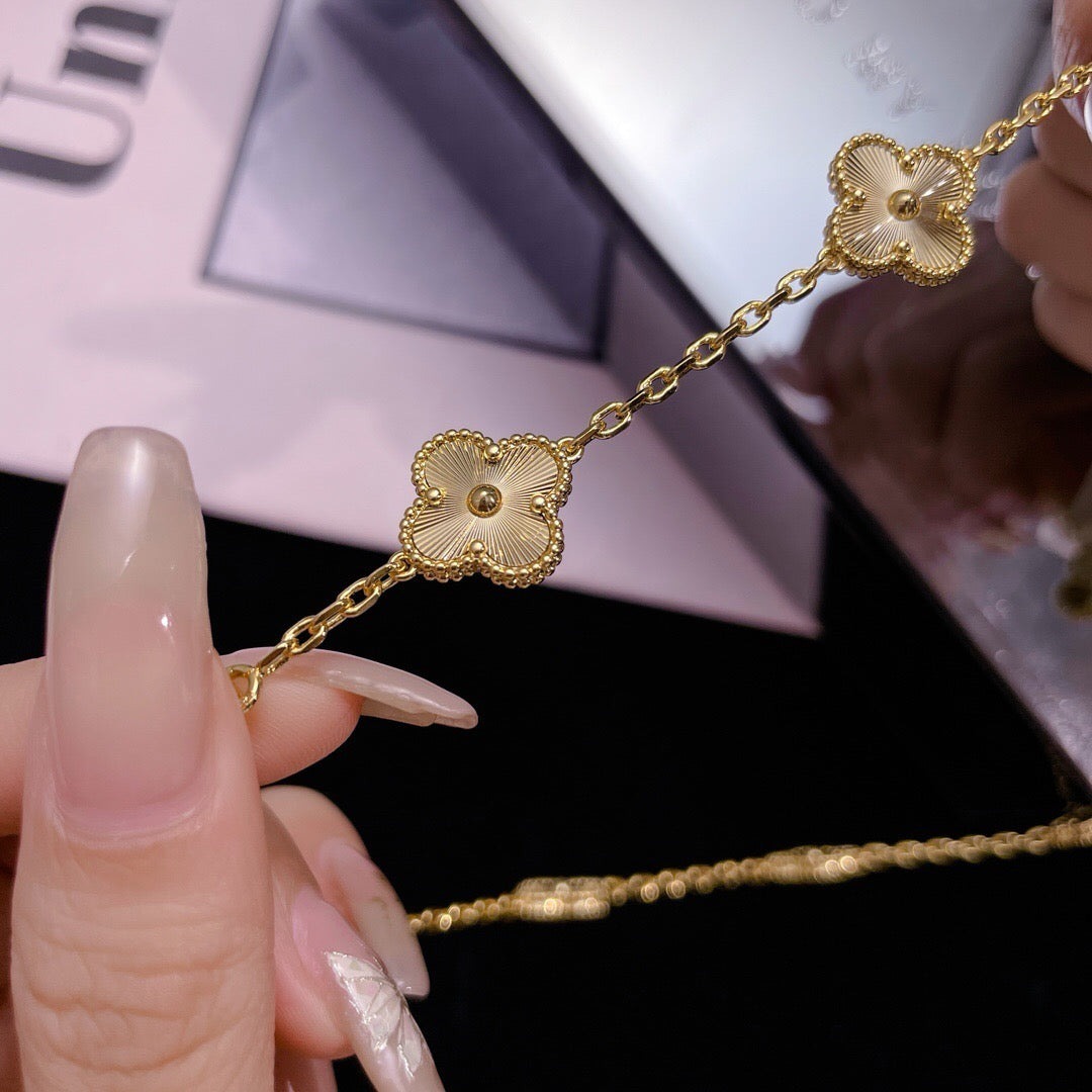 [Liorra]CLOVER 10 MOTIFS LASER NECKLACE