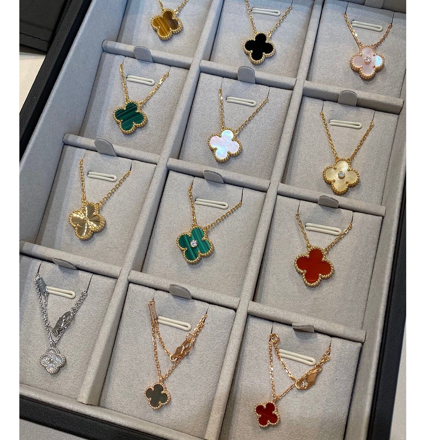 [Liorra]CLOVER 15MM LASER NECKLACE SILVER