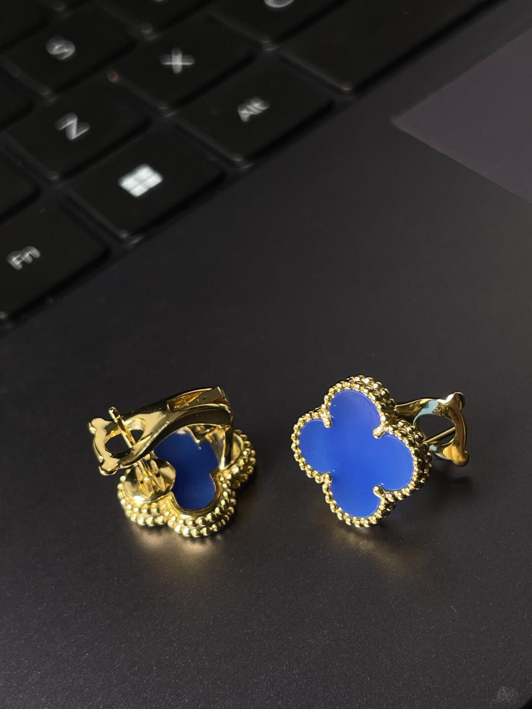 [Liorra] CLOVER LARGE (20mm) 1 MOTIFS BLUE MOP STUD EARRINGS