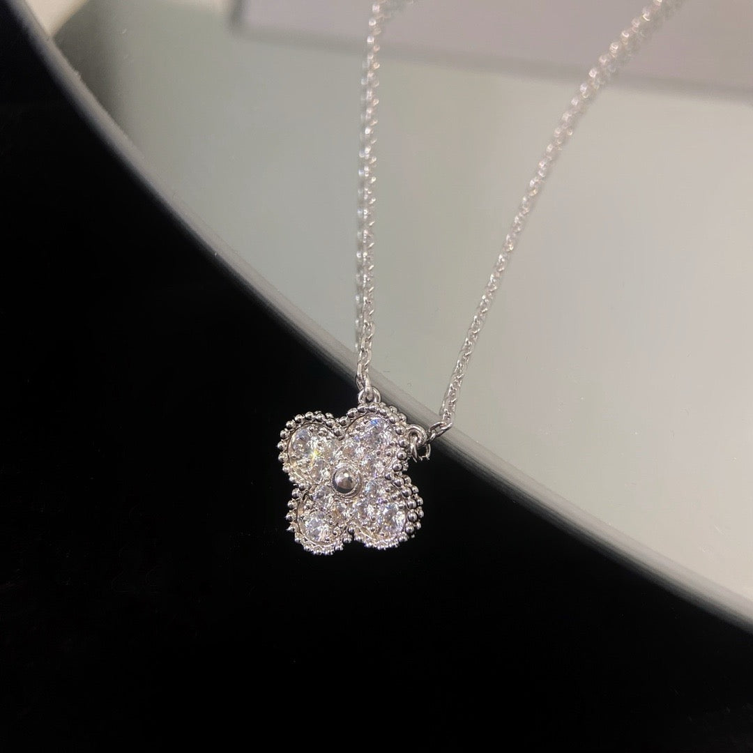 [Liorra]CLOVER 15MM DIAMOND SINGLE FLOWER NECKLACE