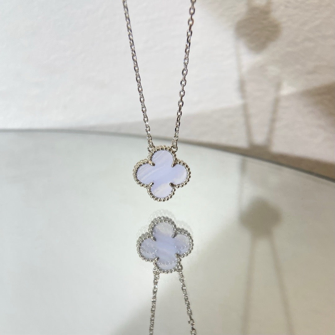 [Liorra]CLOVER 15MM BLUE CHALCEDONY NECKLACE SILVER