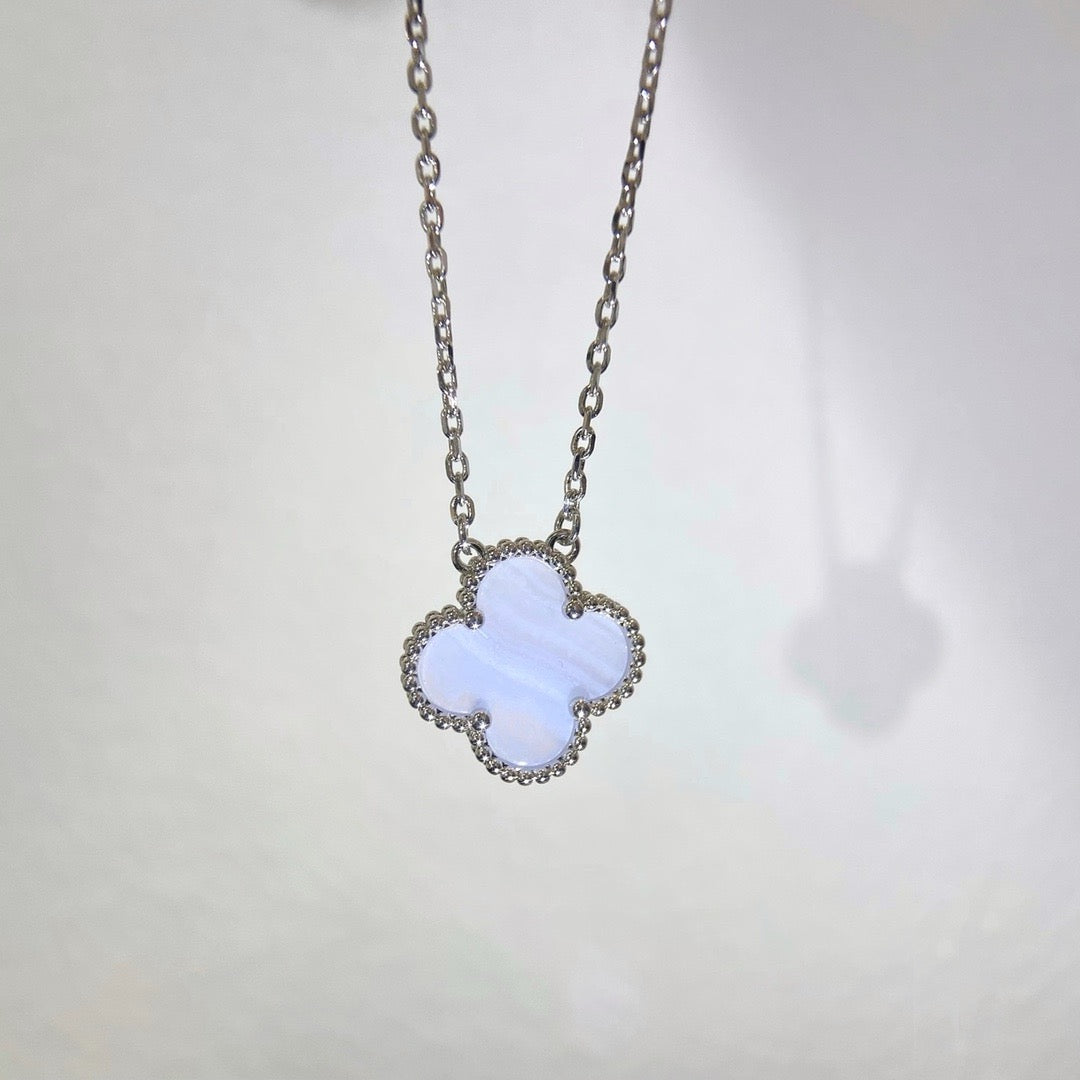[Liorra]CLOVER 15MM BLUE CHALCEDONY NECKLACE SILVER