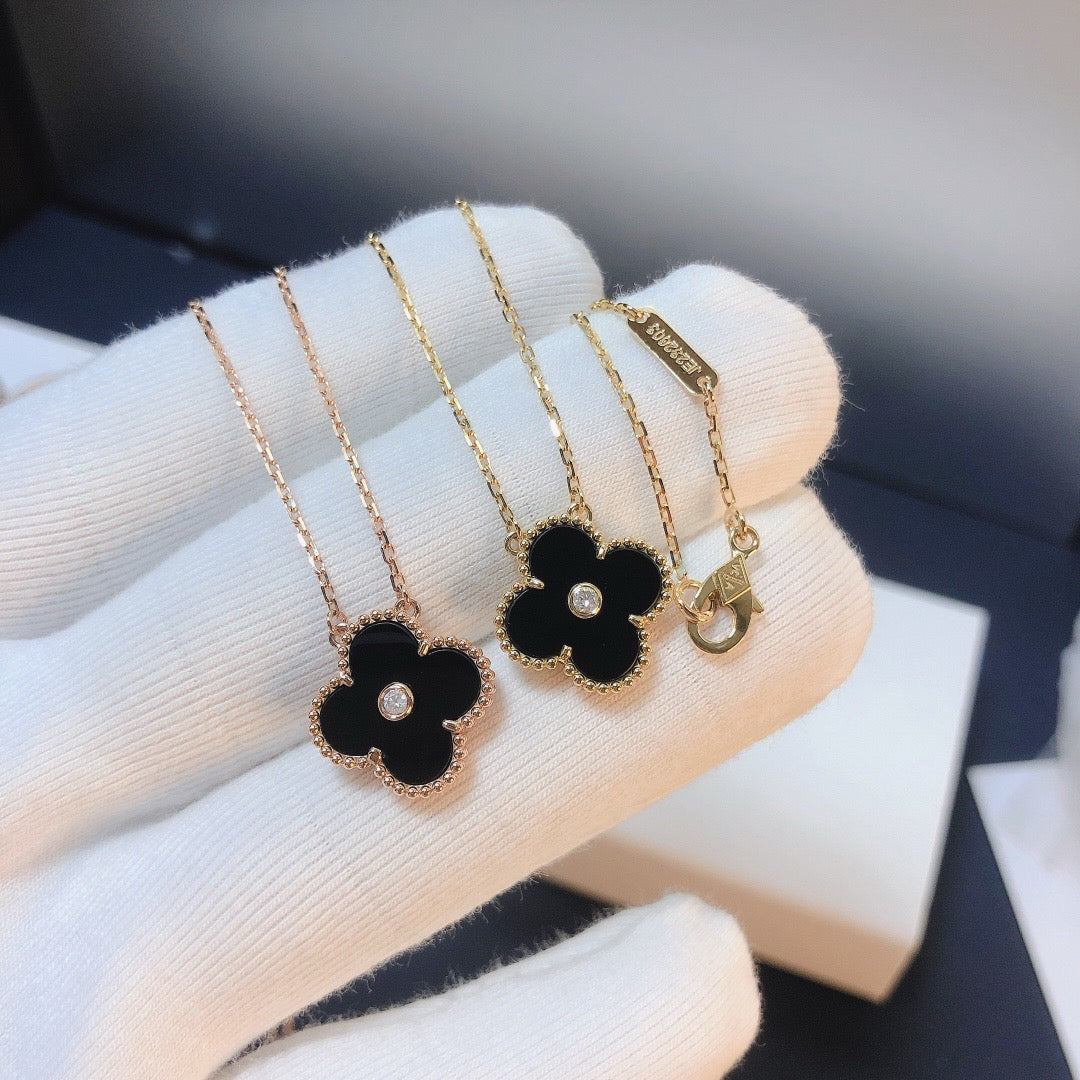 [Liorra]CLOVER 15MM DIAMOND ONYX NECKLACE