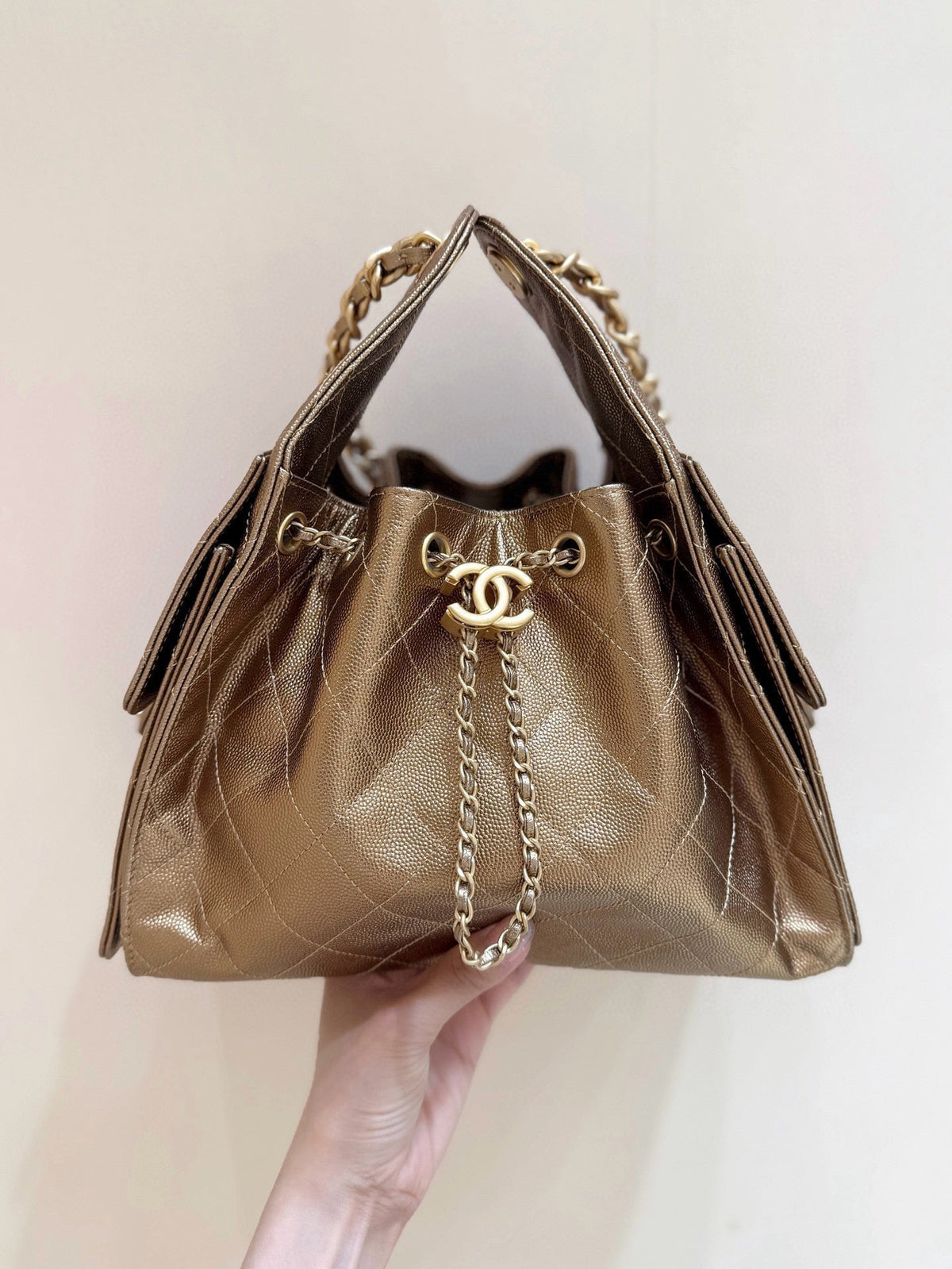 CHANEL 25 MEDIUM HANDBAG IN GOLDEN BROWN CALFSKIN WITH GOLD HARDWARE