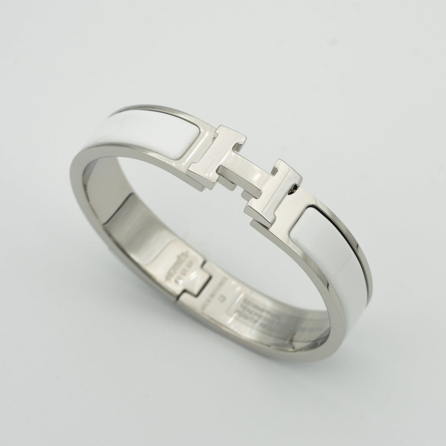 [Liorra]H WHITE BRACELET