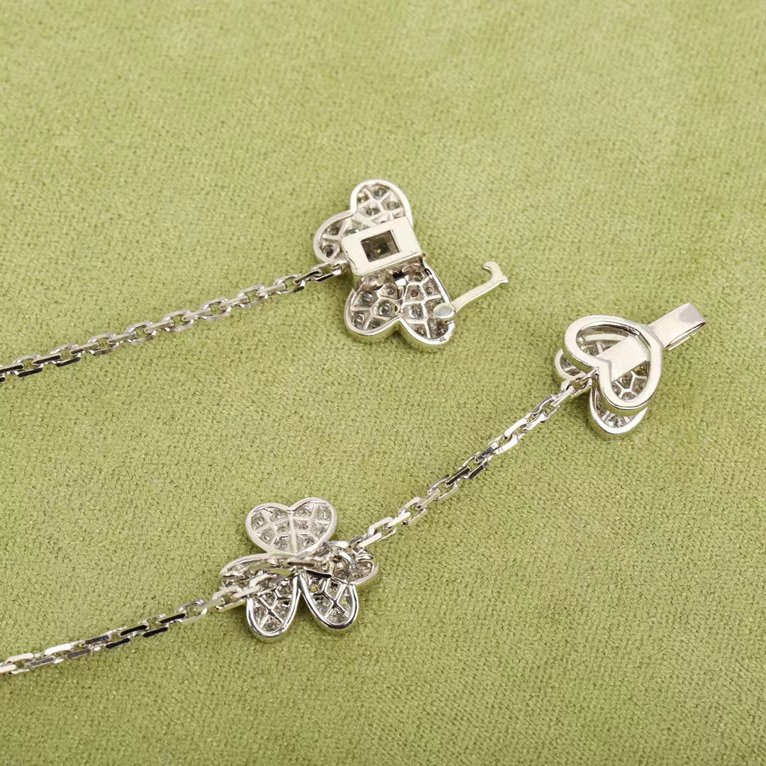 [Liorra]FRIVOLE SILVER 9 FLOWERS NECKLACE