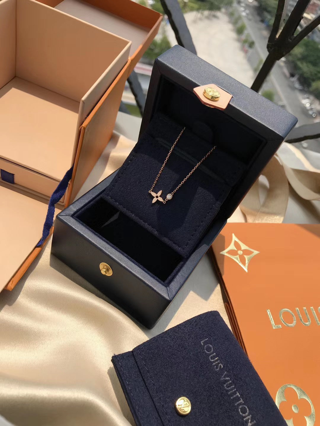 [Liorra]BLOSSOM PENDANT PINK GOLD AND DIAMOND