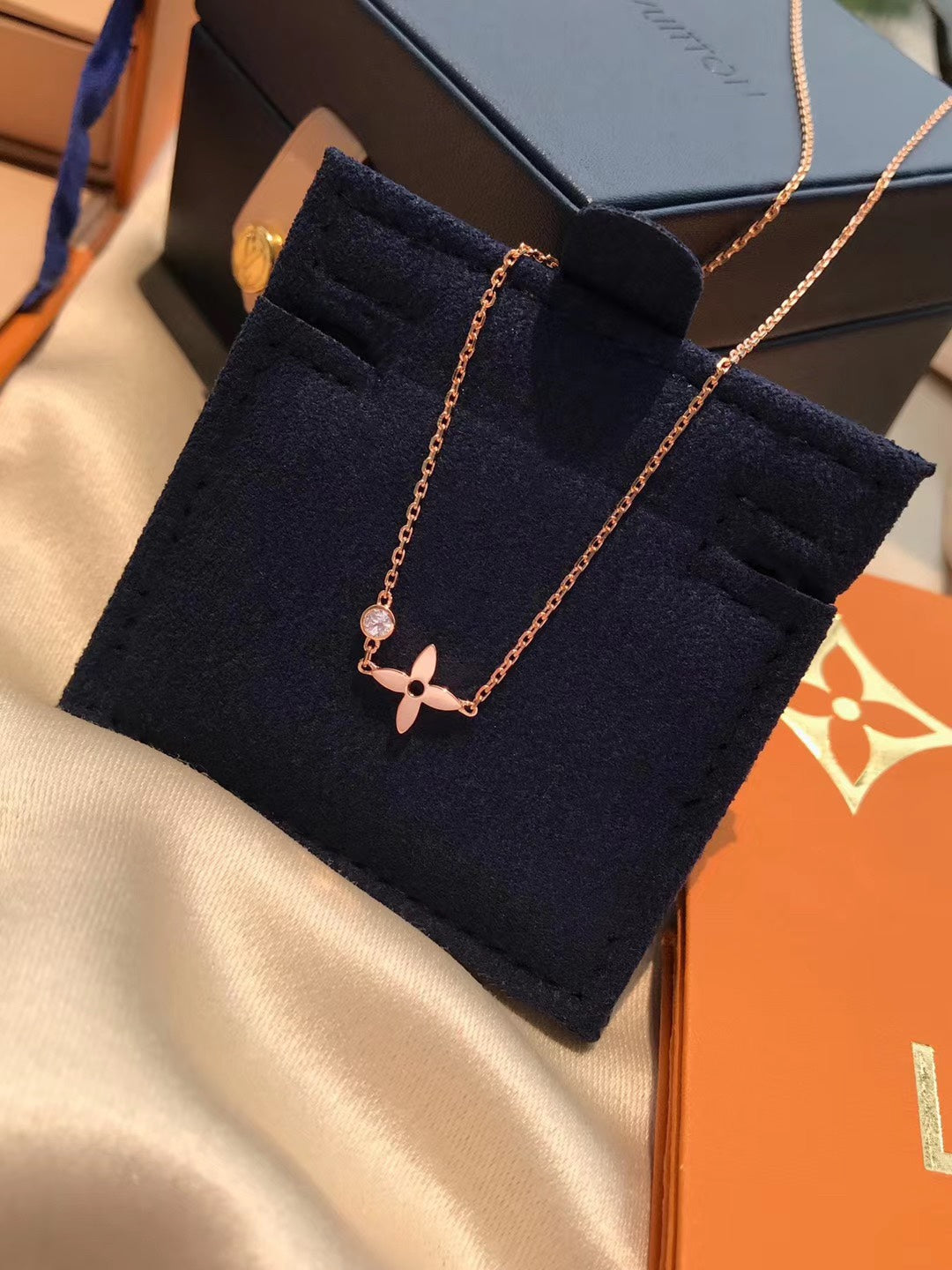 [Liorra]BLOSSOM PENDANT PINK GOLD AND DIAMOND