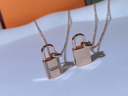 [Liorra]HM ADVANCED NICHE LOCK HEAD NECKLACE DIAMONDS
