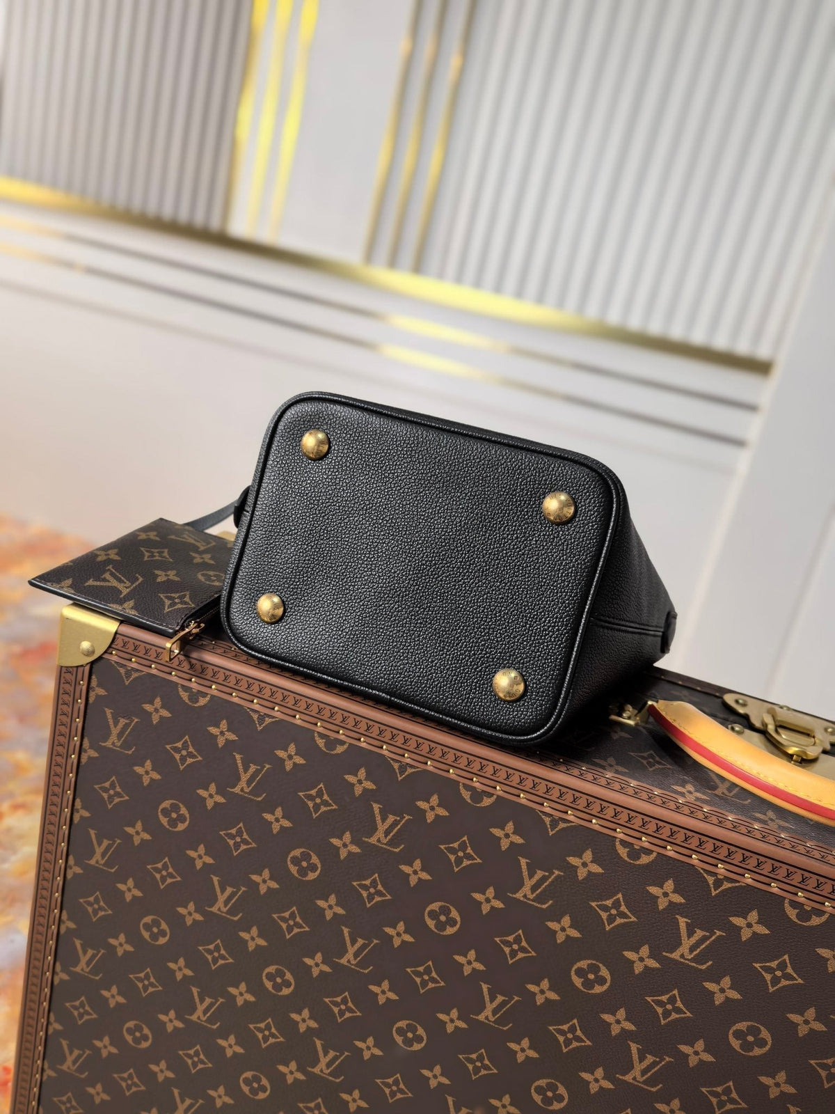 LV 25S LOW KEY ALL IN BB 18 IN BLACK CALFSKIN GOLD HARDWARE