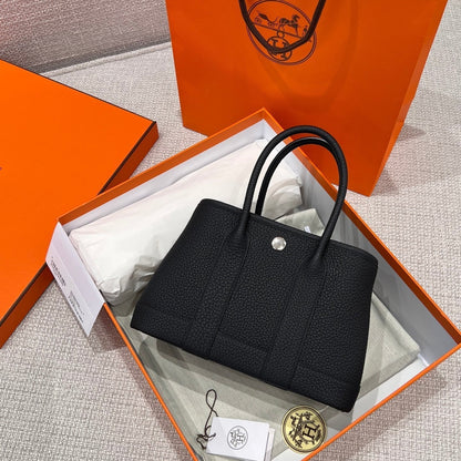 GARDEN PARTY 23CM IN BLACK CALFSKIN