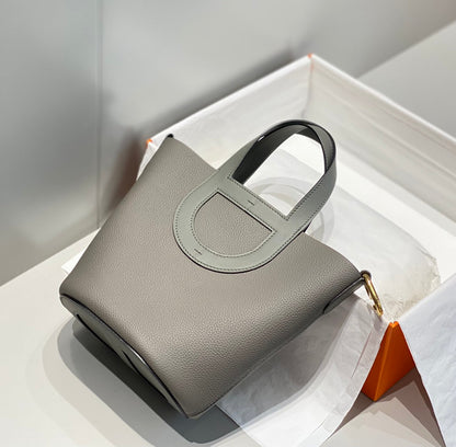 HERMES 25S IN THE LOOP 18 IN ETOUPE CALFSKIN GOLD HARDWARE