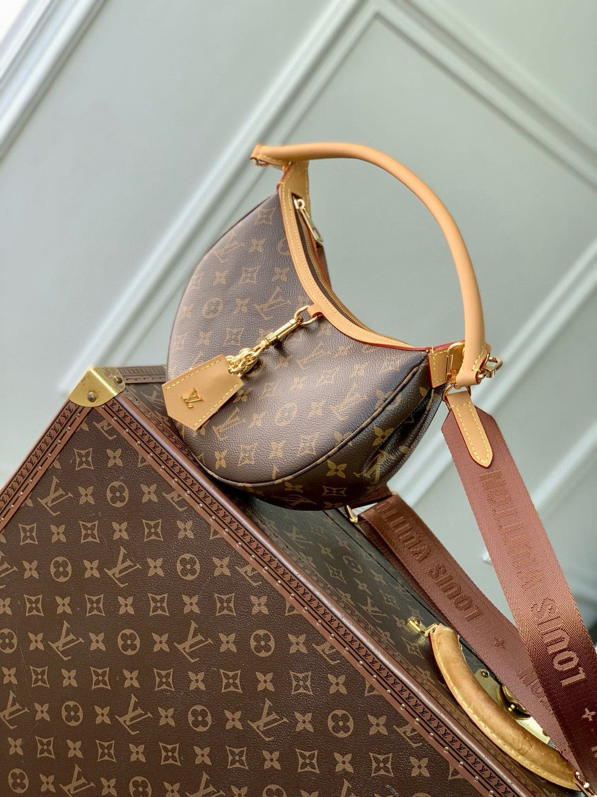 LOOPING BAG 28 IN BROWN MONOGRAM CANVAS