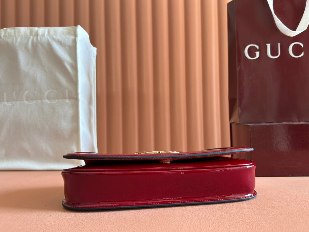 MEDIUM BLONDIE SHOULDER BAG 26.5 IN RED PATENT CALFSKIN
