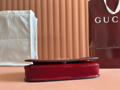 MEDIUM BLONDIE SHOULDER BAG 26.5 IN RED PATENT CALFSKIN