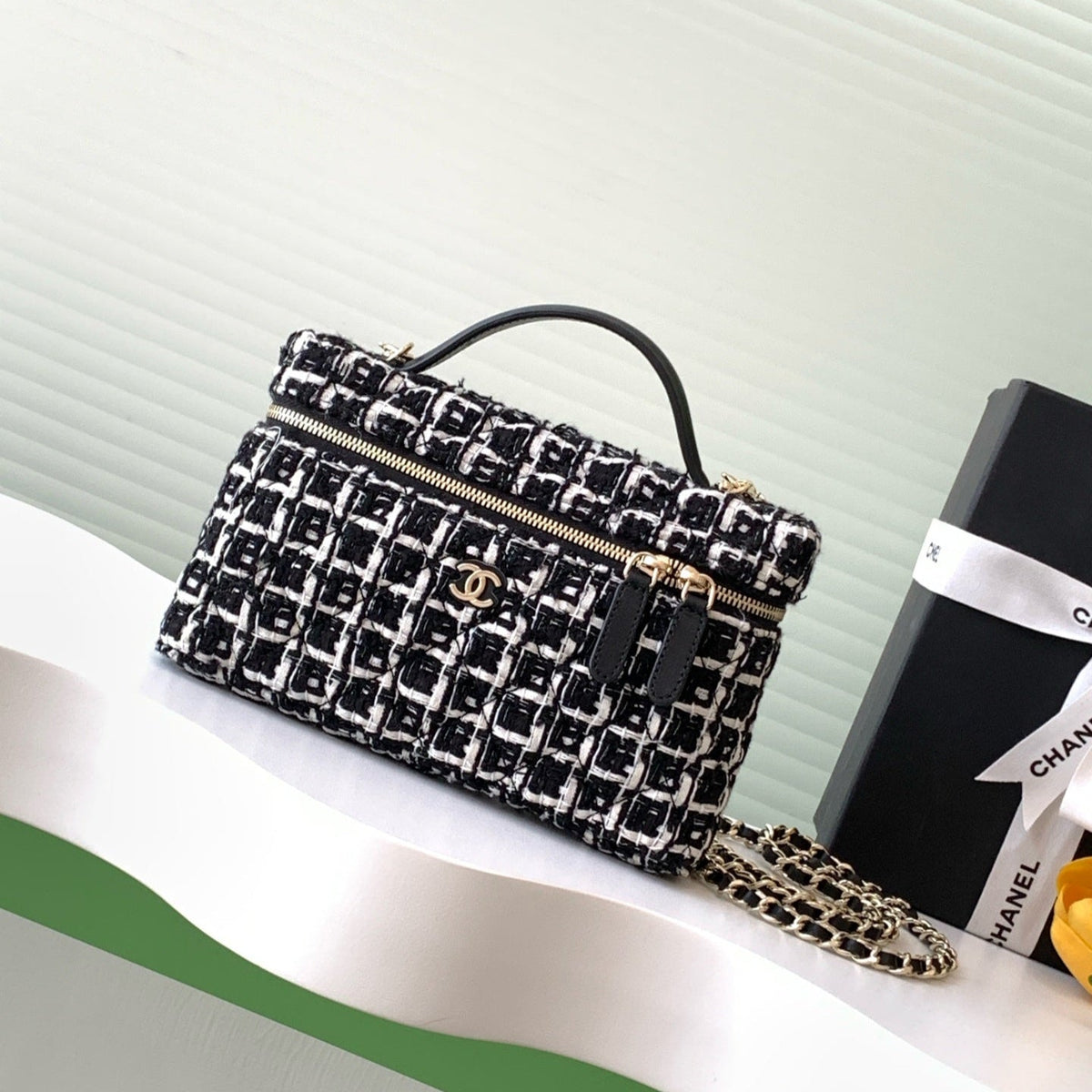 VANITY CASE 19 IN BLACK MIX WHITE QUILTED TWEED GOLD HARDWARE
