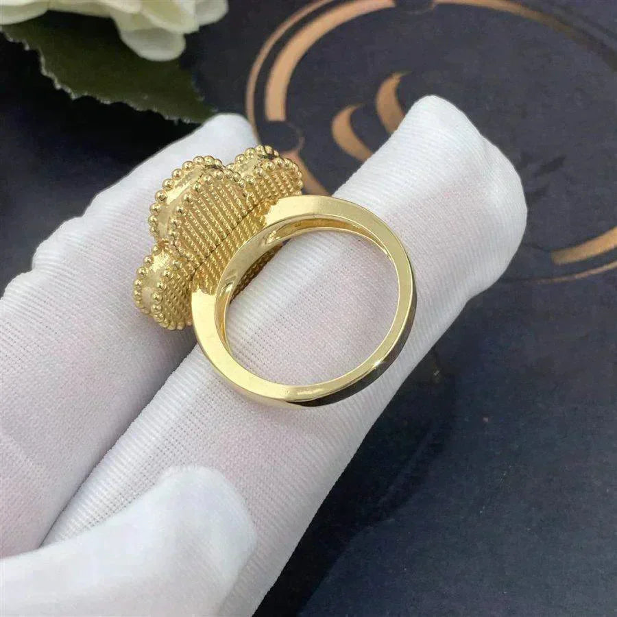 [Liorra]CLOVER WHITE MOP RING