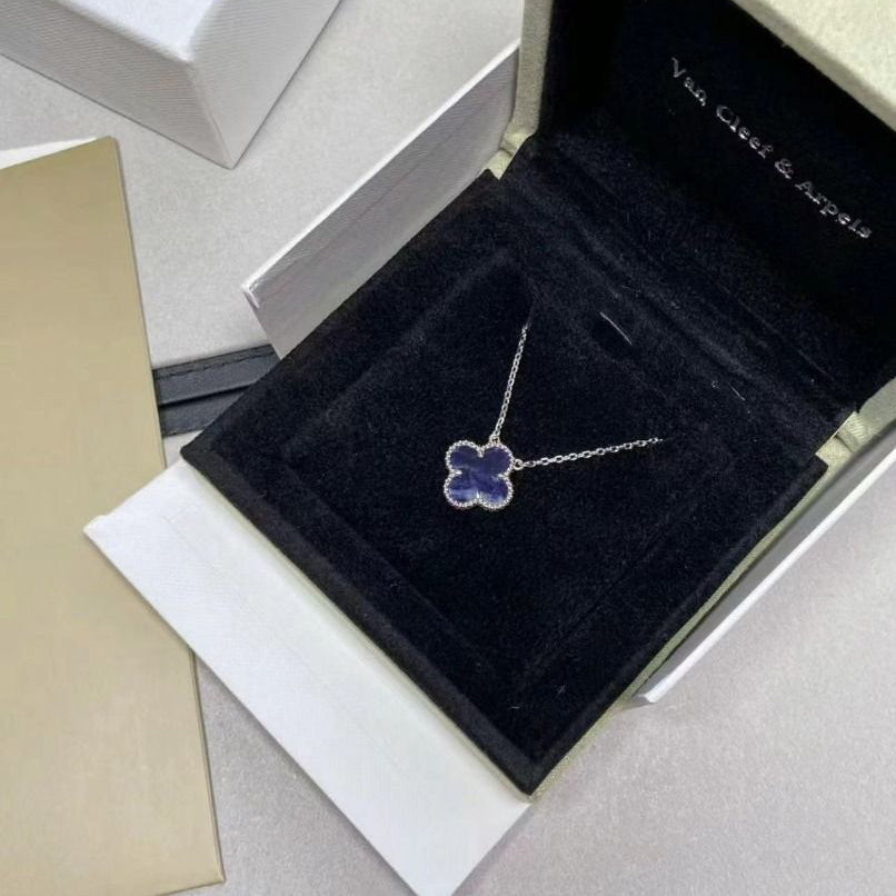 [Liorra]CLOVER 15MM PIETERSITE NECKLACE SILVER