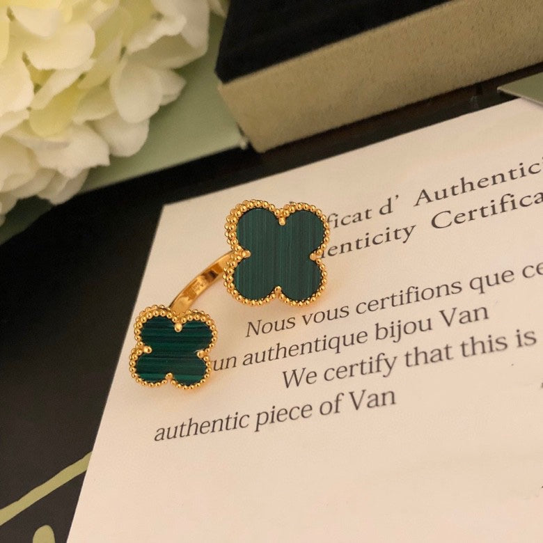 [Liorra]CLOVER BETWEEN THE FINGER RING