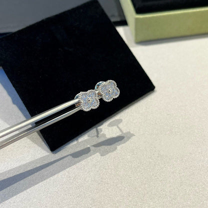 [Liorra]CLOVER MINI DIAMOND STUD EARRINGS